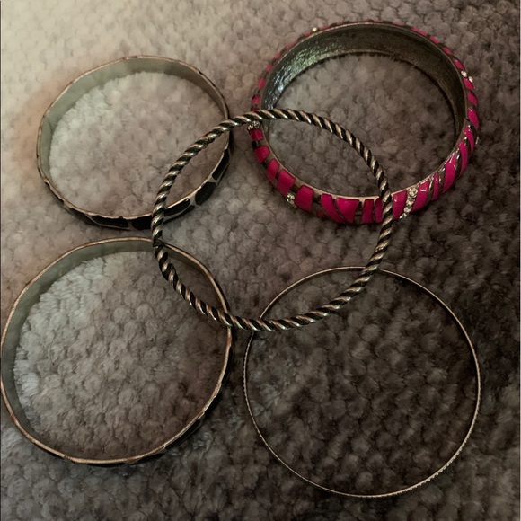 Bundle of 5 Buckle bracelets - Picture 10 of 11